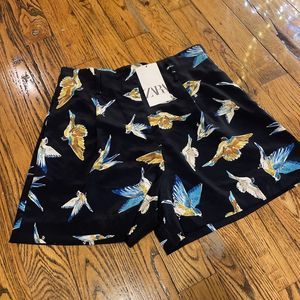 NWT Womans ZARA Tropical Print Shorts Baggy Parrot Size L